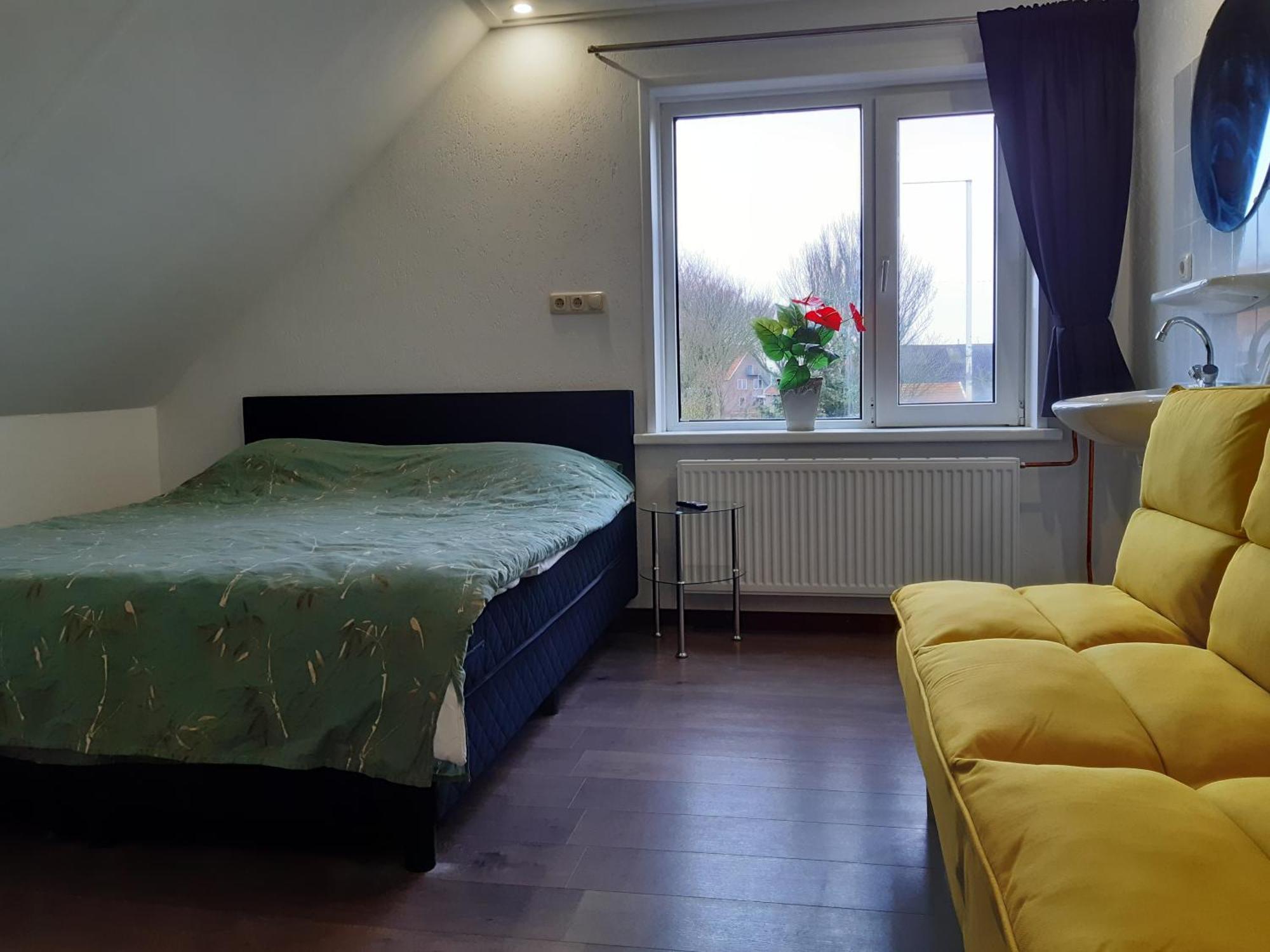Pension Het Hoefijzer Buren  Bagian luar foto