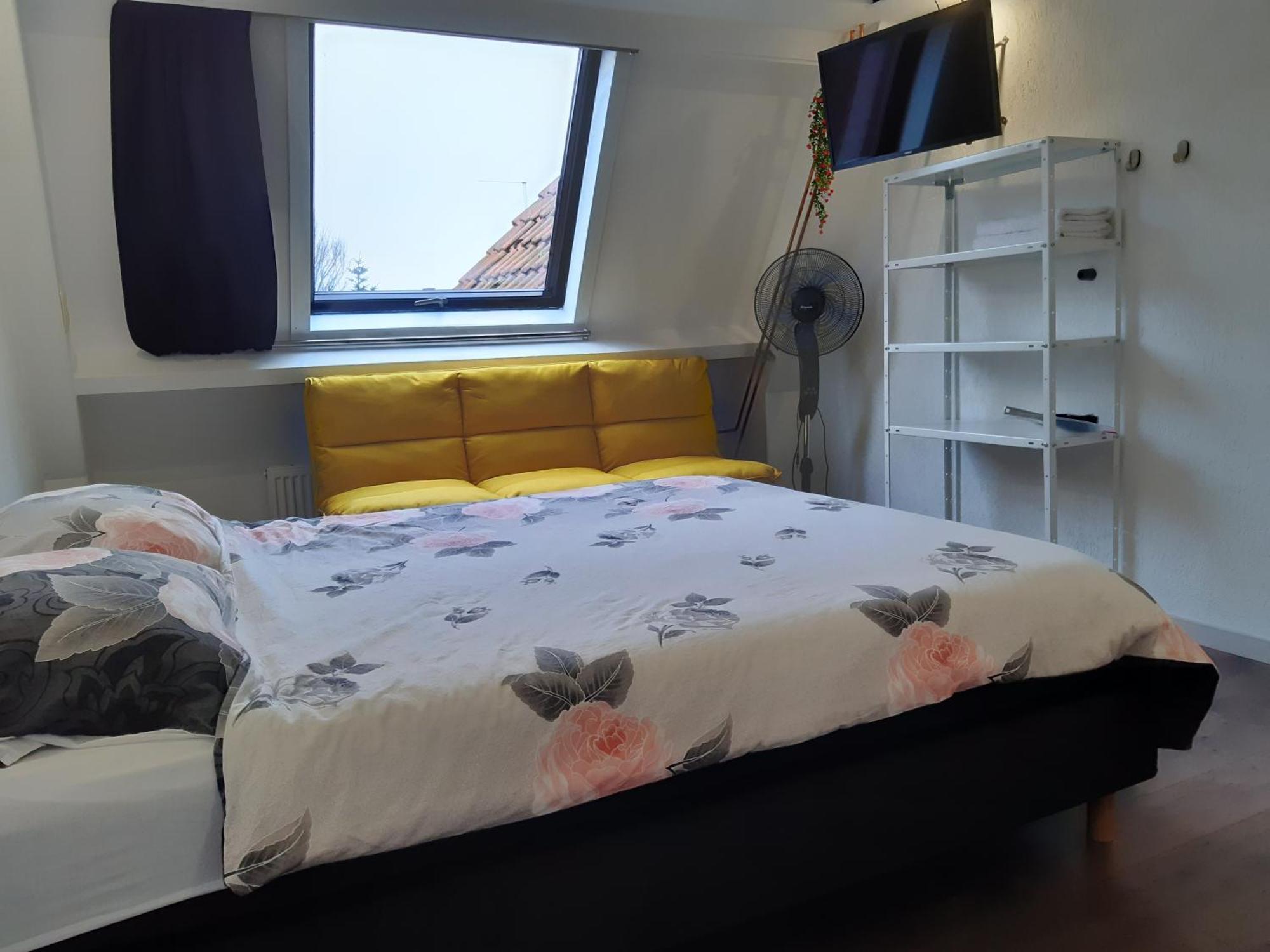 Pension Het Hoefijzer Buren  Bagian luar foto